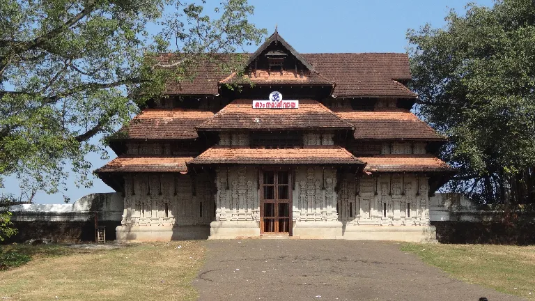 Sree Vadakkumnathan Temple  A Symbol of Kerala’s Rich Spiritual Heritage